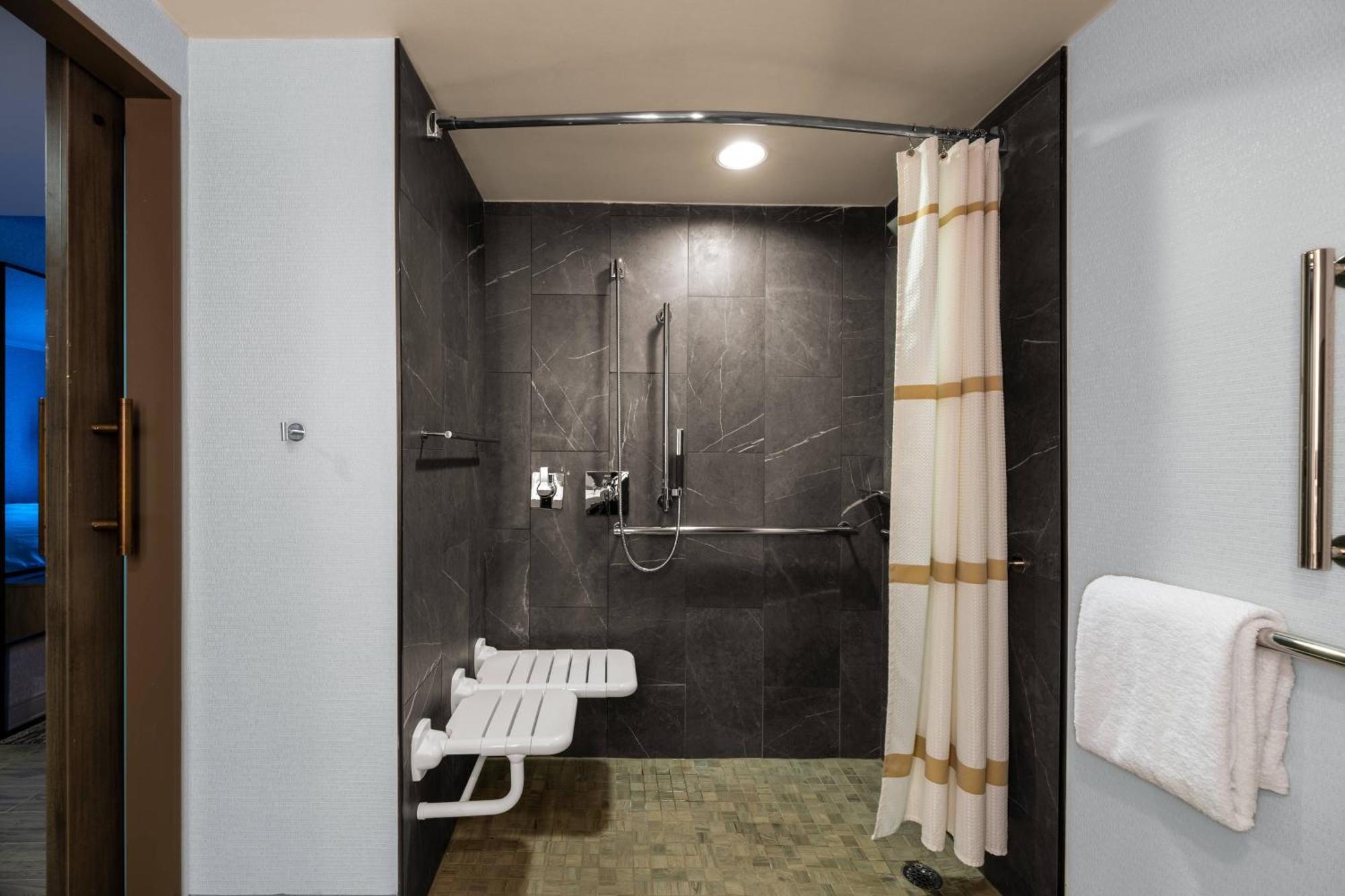 Courtyard By Marriott Chicago At Medical District-Uic Hotell Eksteriør bilde